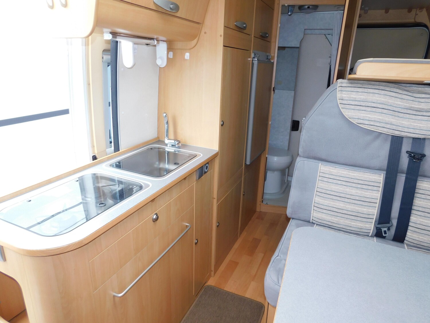 Adria Twin 4 AHK, TV+SAT, Rückfahrkamera, Fahrradträg. - Bild 12