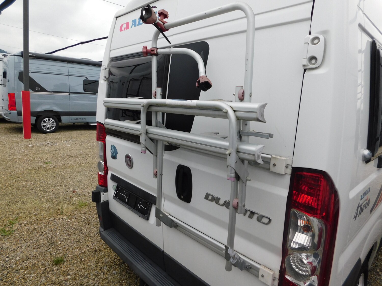 Adria Twin 4 AHK, TV+SAT, Rückfahrkamera, Fahrradträg. - Bild 5