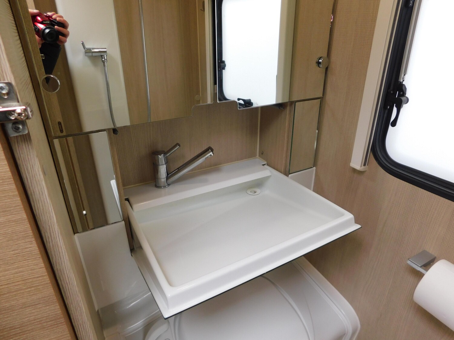 Adria Adora 502 UL Markise, Autarkpaket, Fahrradträger - Adria Caravan 2020 - Bild 19 Adria Adora 502 UL Markise, Autarkpaket, Fahrradträger - Bild 19