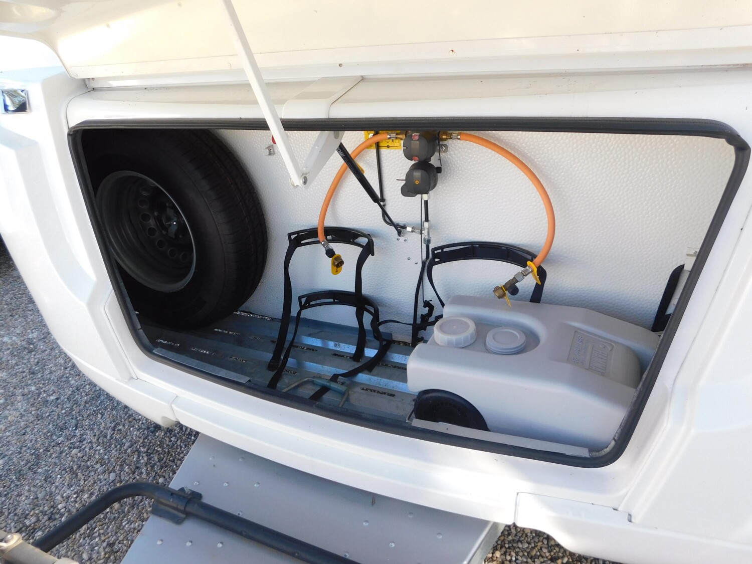 Adria Adora 613 UT Alde+Mover+Citywasser+100AhLithium+ - Bild 16