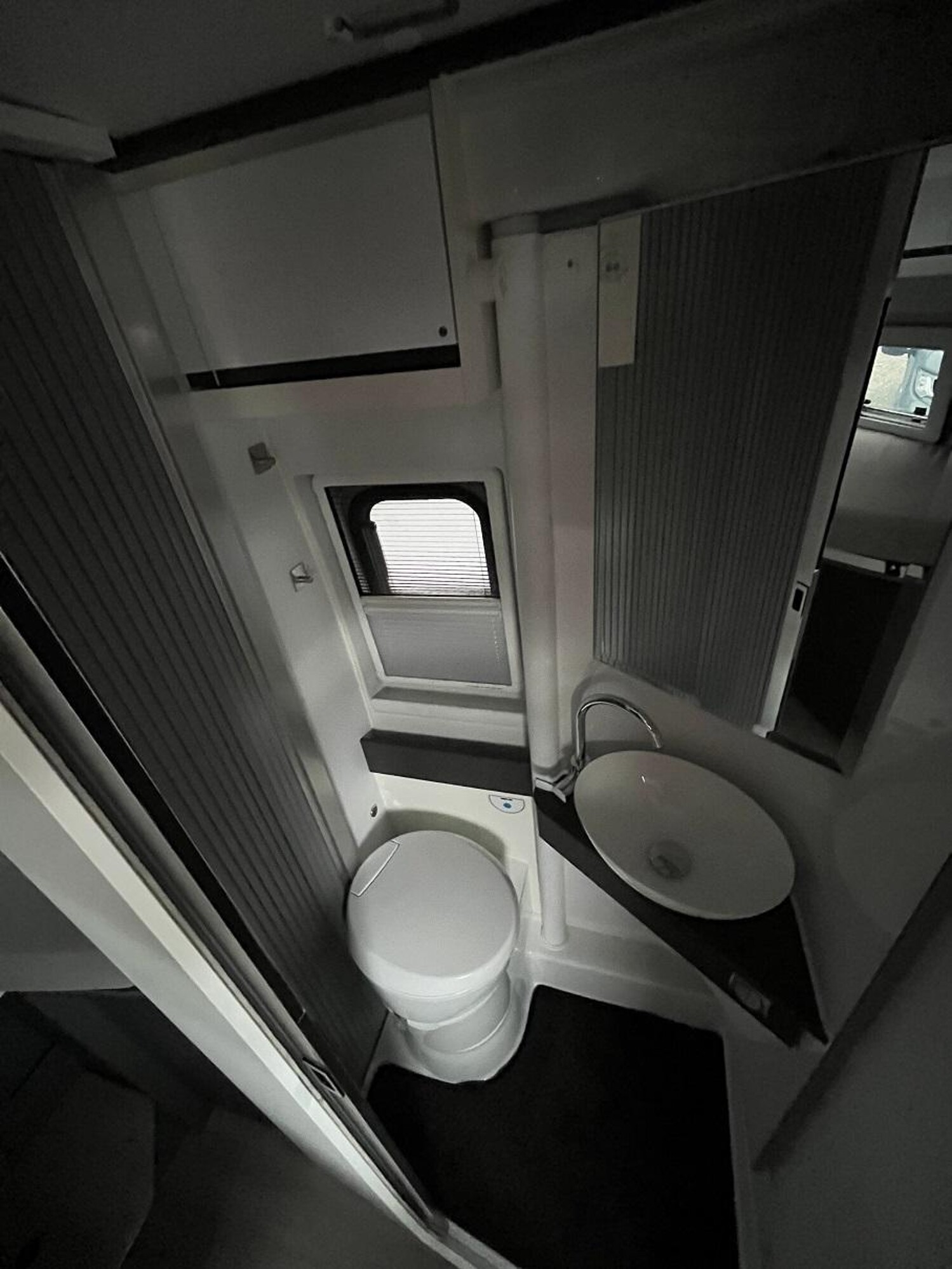 Adria Twin Supreme 640 SLB Maxi, Automatik,18 Zoll Alu - Bild 13