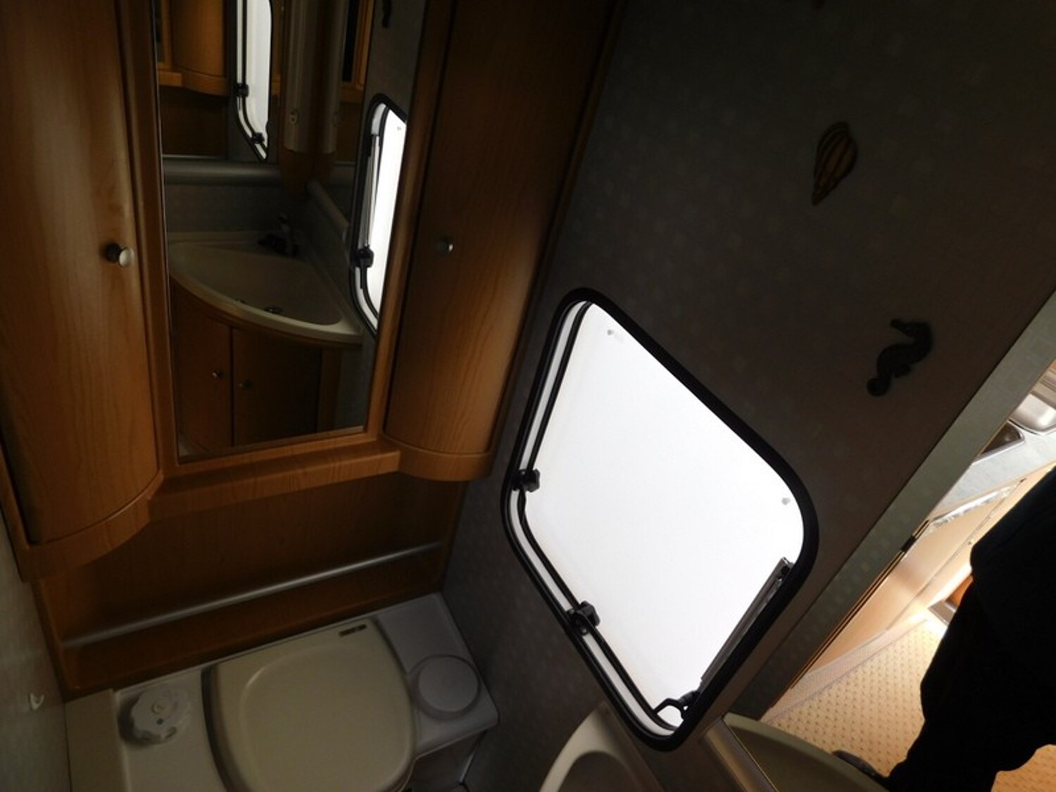 Bürstner Ventana 410 TS Mover, Vorzelt, Sackmarkise, Fahrradträger - Bild 10