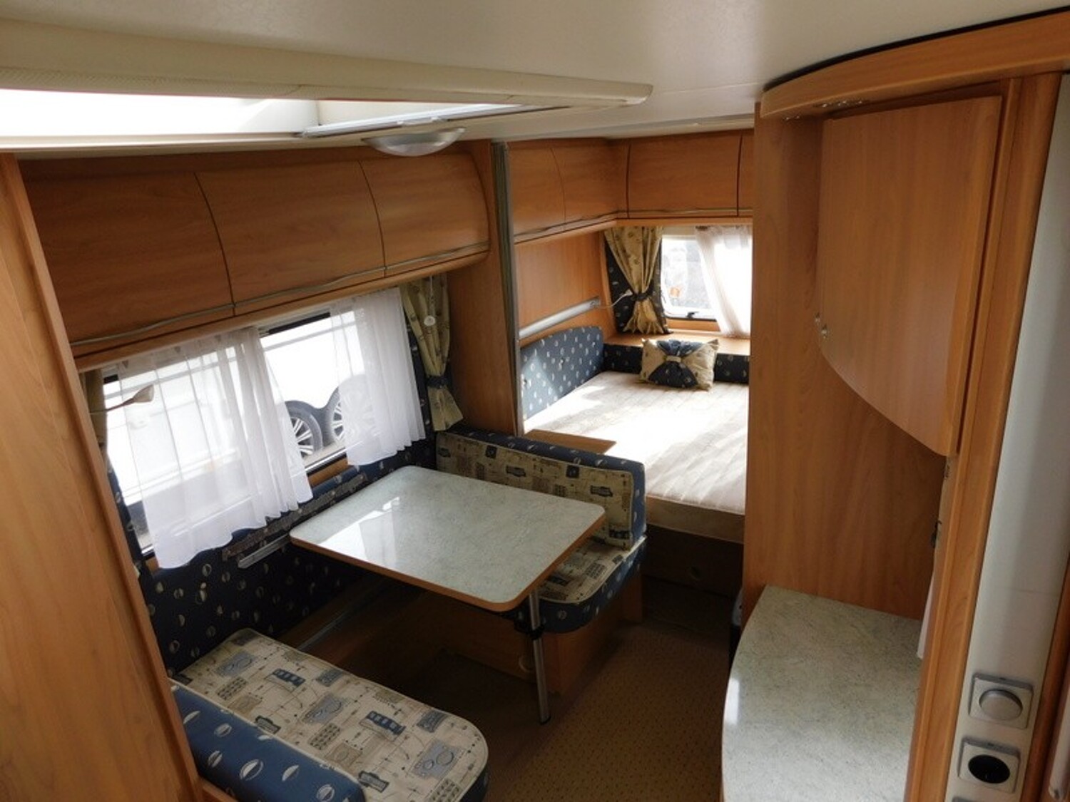 Bürstner Ventana 410 TS Mover, Vorzelt, Sackmarkise, Fahrradträger - Bild 4