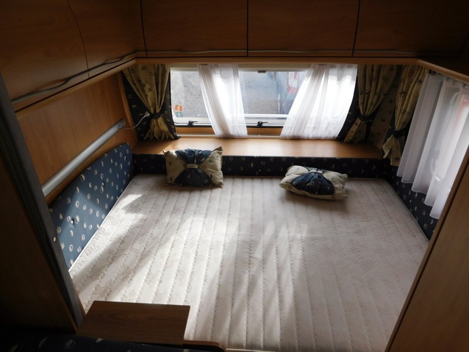 Bürstner Ventana 410 TS Mover, Vorzelt, Sackmarkise, Fahrradträger - Bild 5