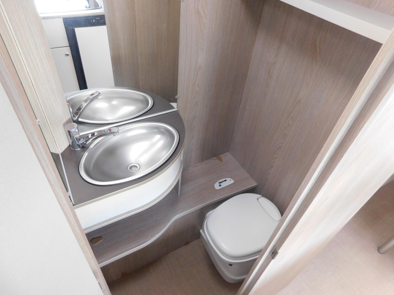 Bürstner Premio Life 480 TL Kilama+Monocontrol+Fahrradtr. - Bild 11