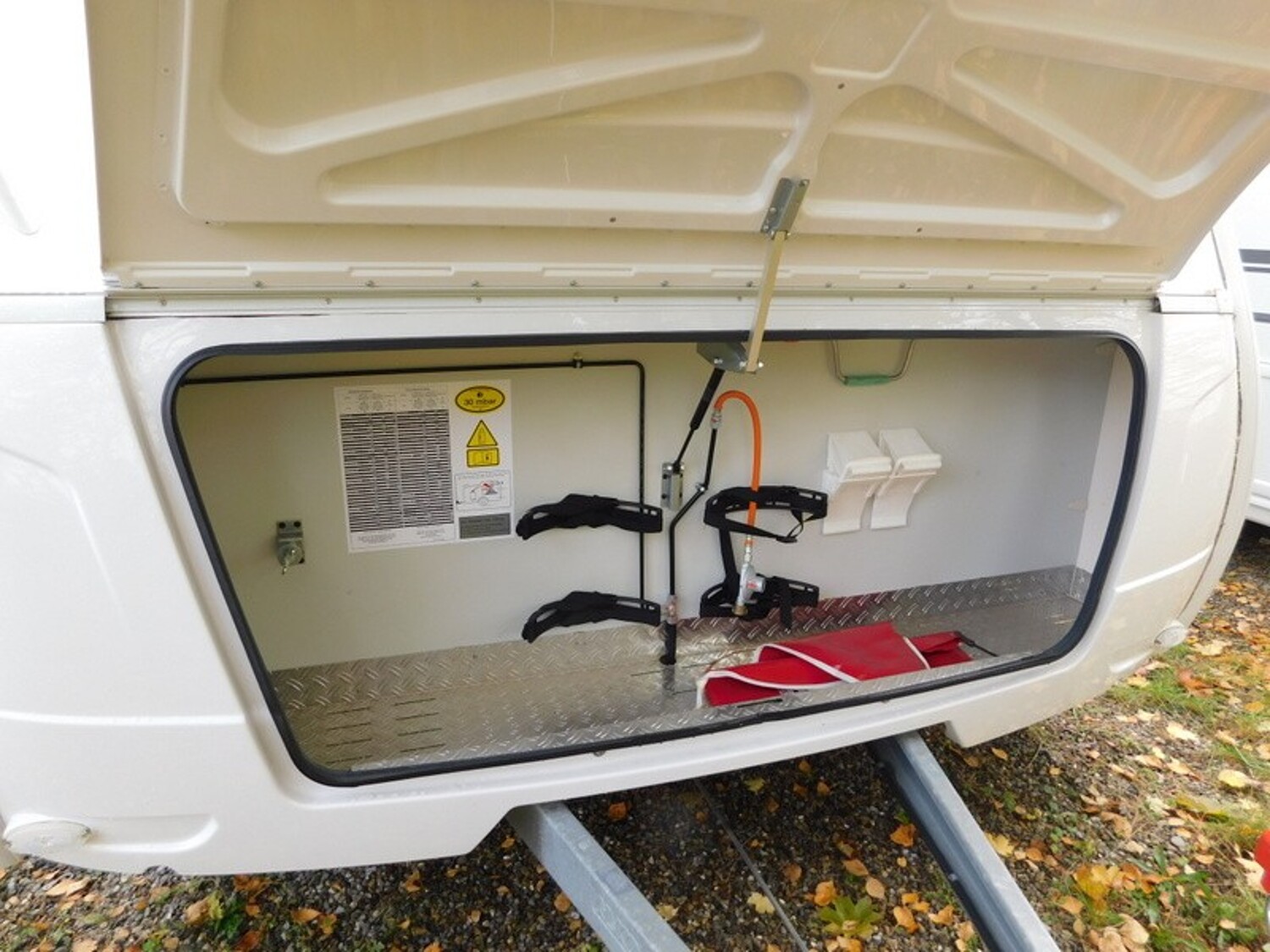 Bürstner Premio 495 TK Mover, Vorzelt Air, Sat-Anlage+TV - Bürstner Caravan 2022 - Bild 17 Bürstner Premio 495 TK Mover, Vorzelt Air, Sat-Anlage+TV - Bild 17