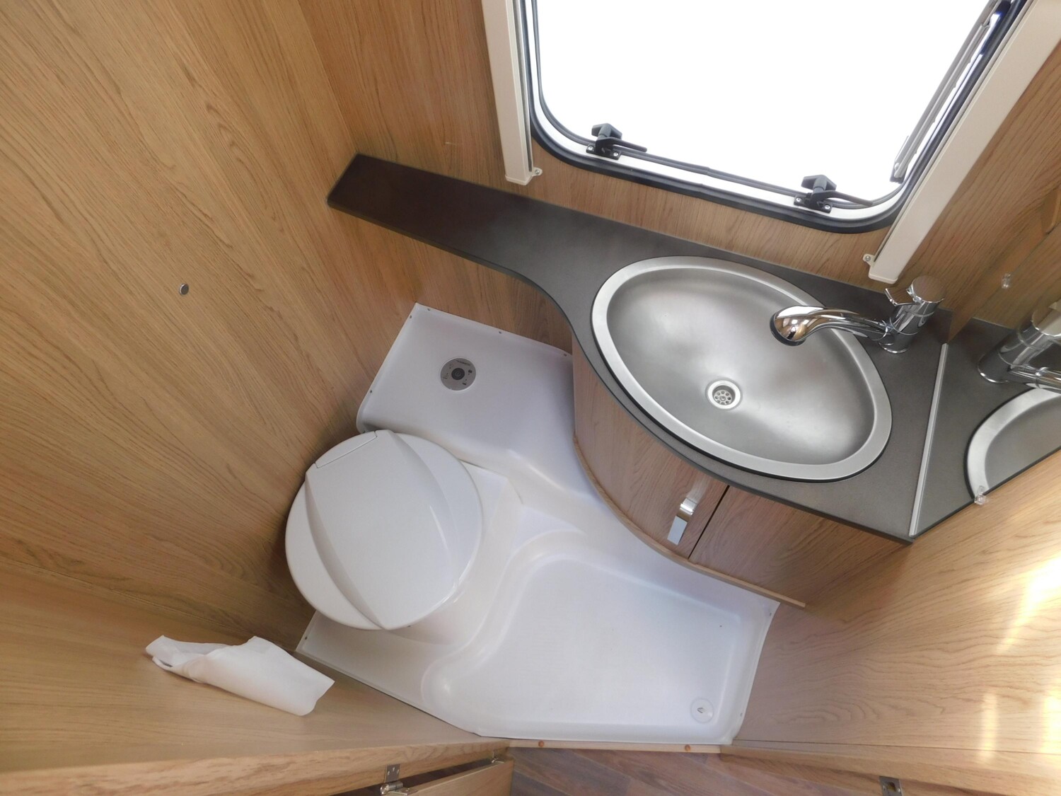 Bürstner Averso Plus 520 TL Mover, Sackmarkise - Bild 14