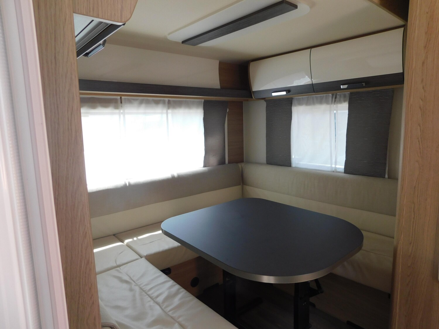Bürstner Averso Plus 520 TL Mover, Sackmarkise - Bild 6