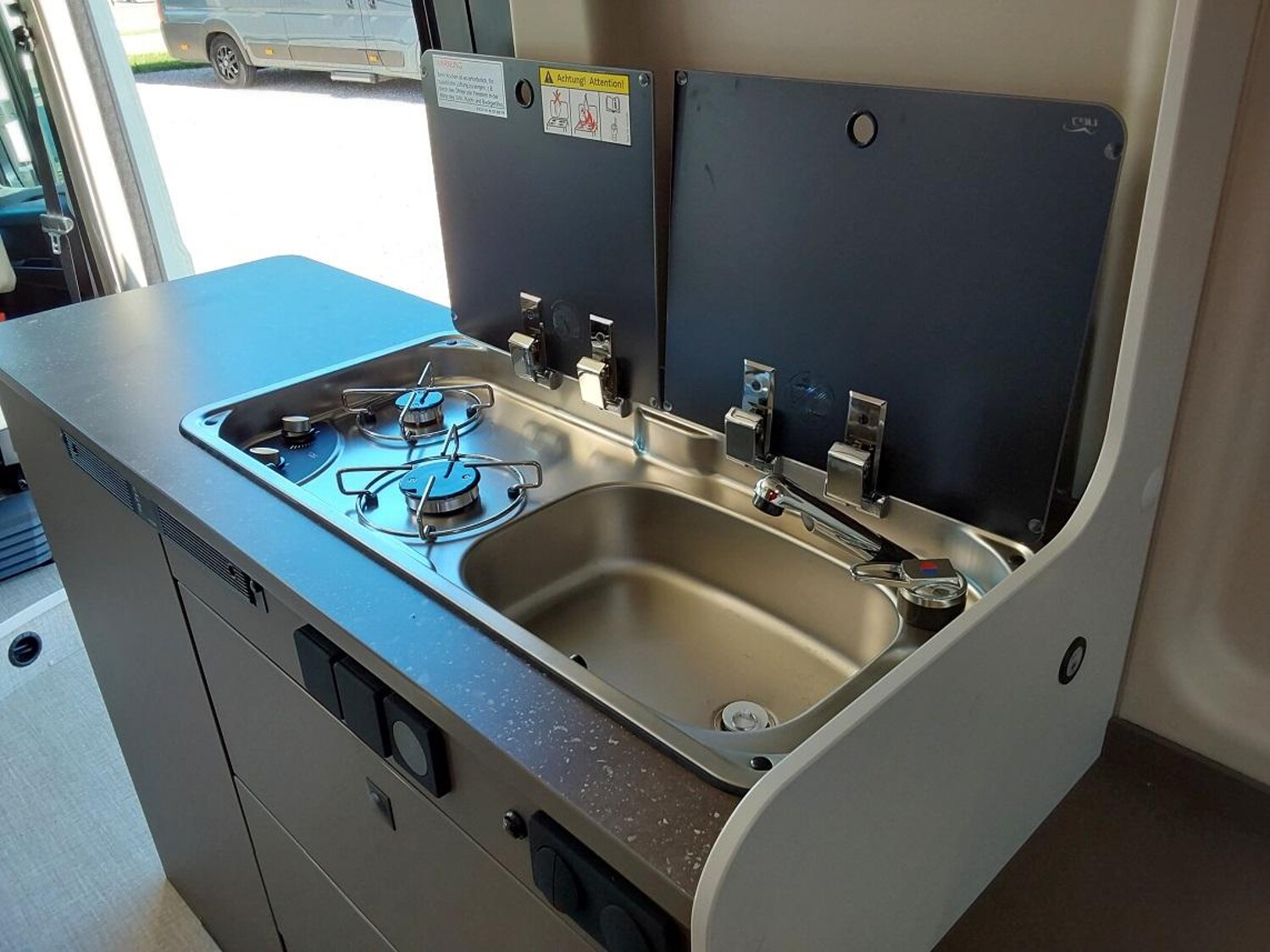 Bürstner B66 C 600 Lederausstattung, Automatikgetriebe - Bild 10