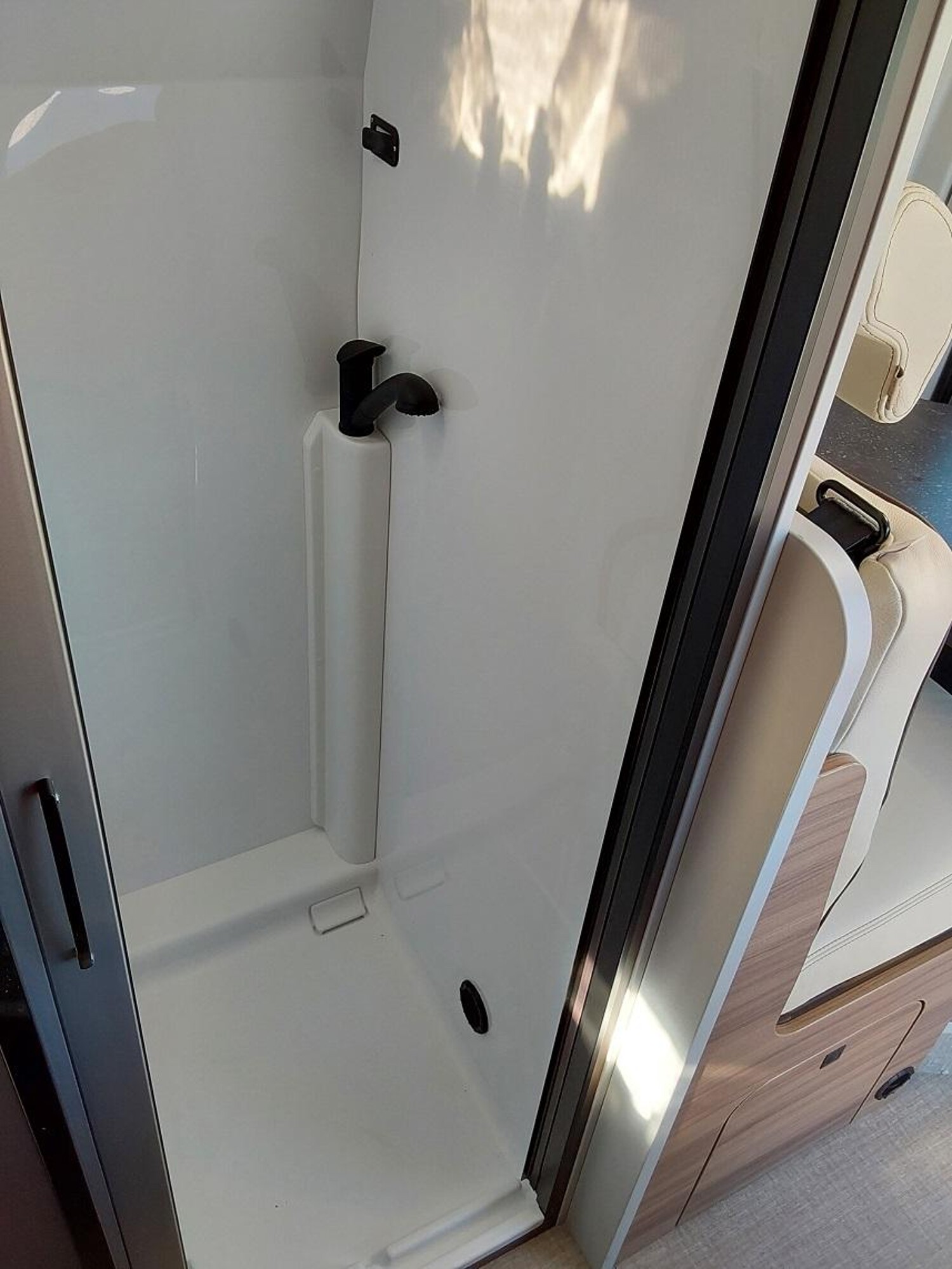 Bürstner B66 C 600 Lederausstattung, Automatikgetriebe - Bild 11