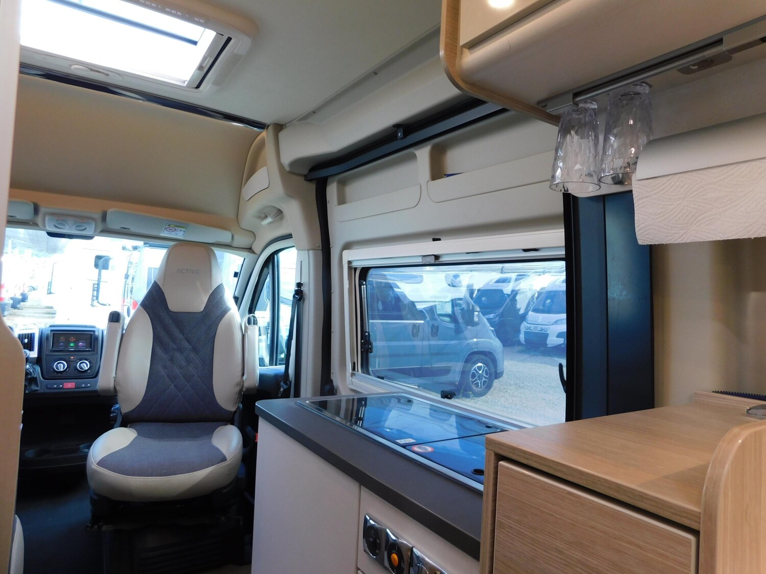 Bürstner Campeo 4x4 C 540 LPG-Tankflasche, Solar, Lithium - Bild 12