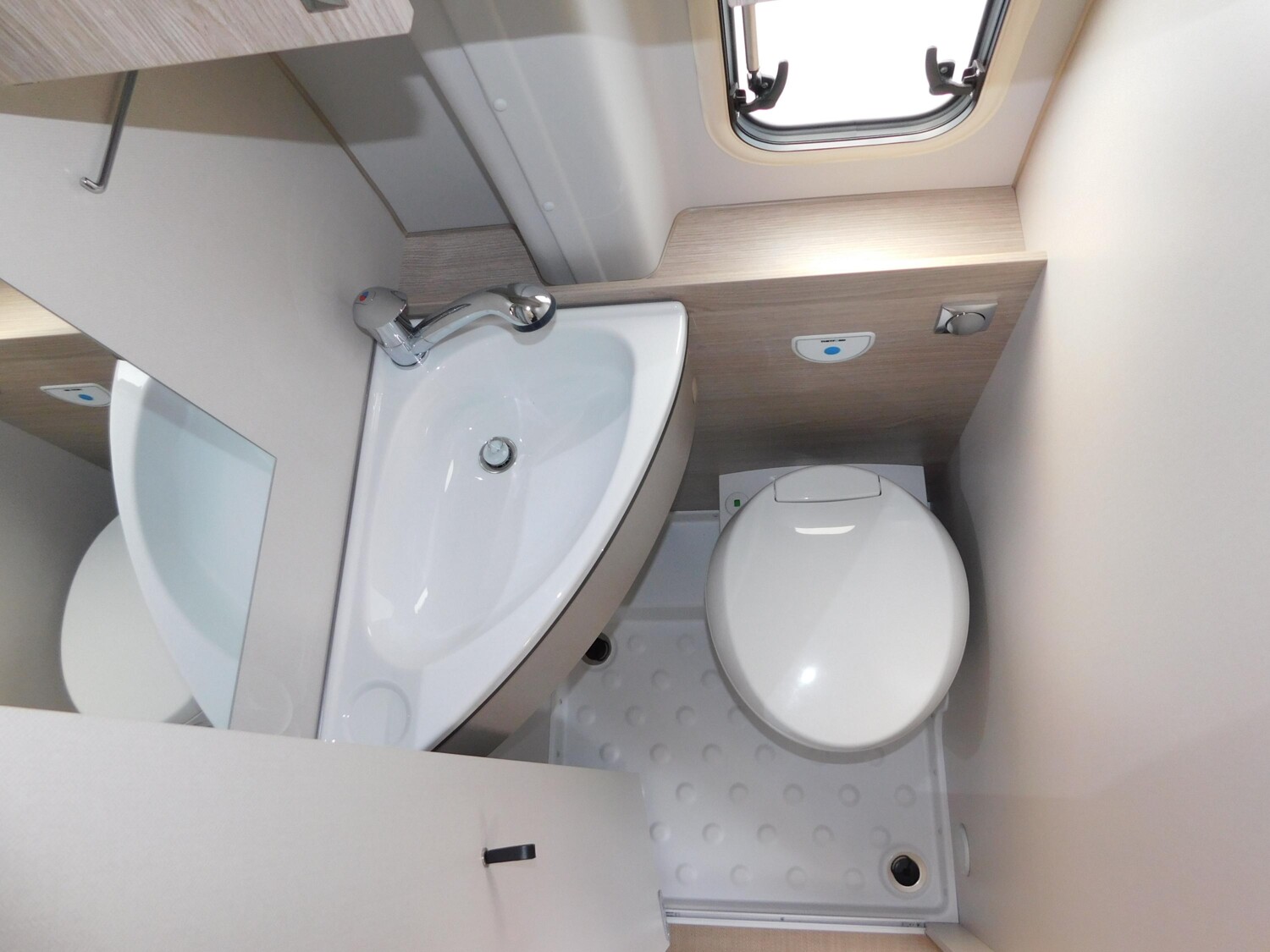 Bürstner Lineo C 550 Verfügbar ab November 2026 - Bild 21