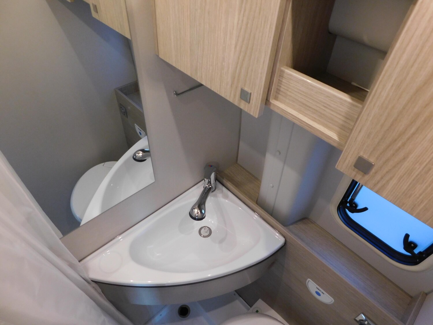 Bürstner Lineo C 550 ab sofort verfügbar - Bürstner Reisemobil 2023 - Bild 18 Bürstner Lineo C 550 ab sofort verfügbar - Bild 18