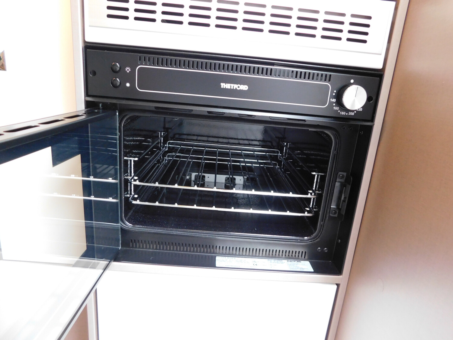 Bürstner Eliseo C 644 Winterpaket, Backofen, Navi+Kamera - Bild 21