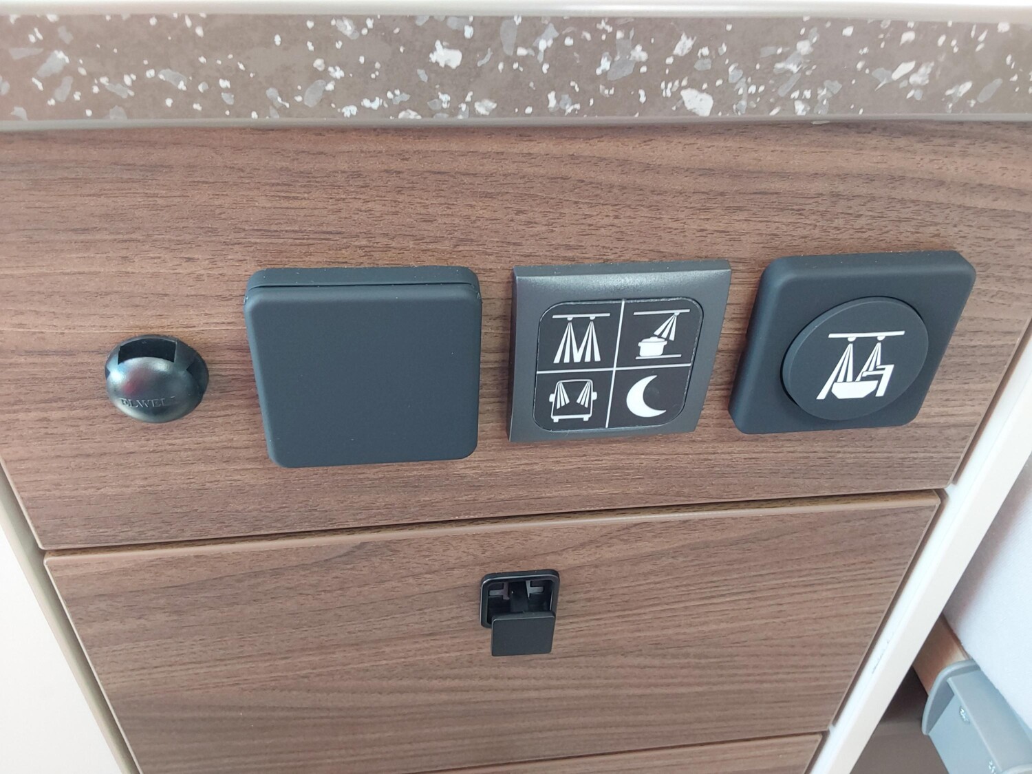 Bürstner Habiton X HMX 6.0 Brandneu, mit Slide-Bath - Bild 18
