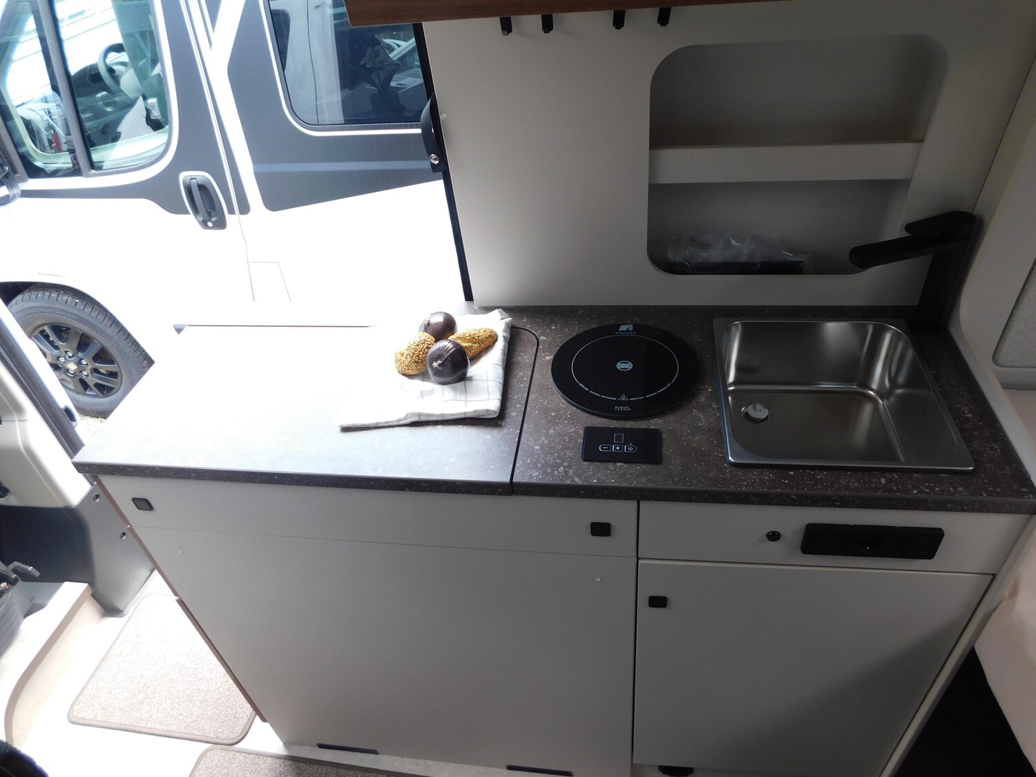 Bürstner Papillon PC 6.0 Radio+Kamera, Markise, Küchenpkt - Bild 11