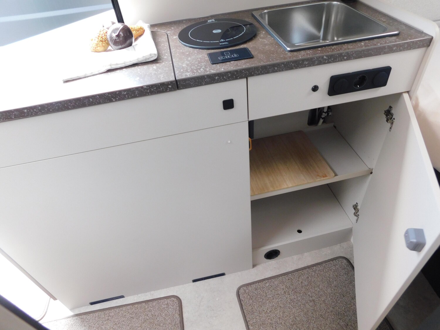 Bürstner Papillon PC 6.0 Radio+Kamera, Markise, Küchenpkt - Bild 13