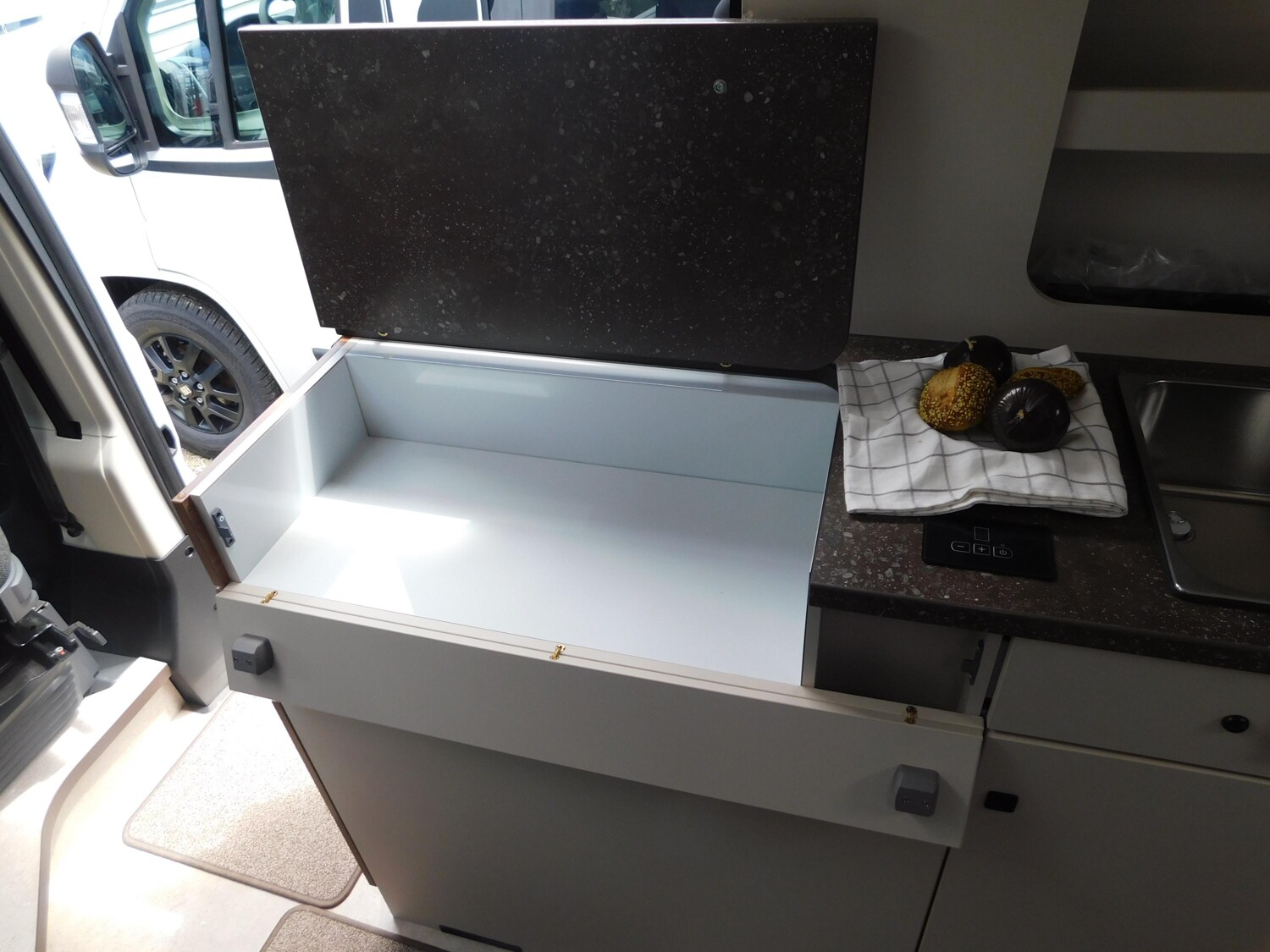 Bürstner Papillon PC 6.0 Radio+Kamera, Markise, Küchenpkt - Bild 14
