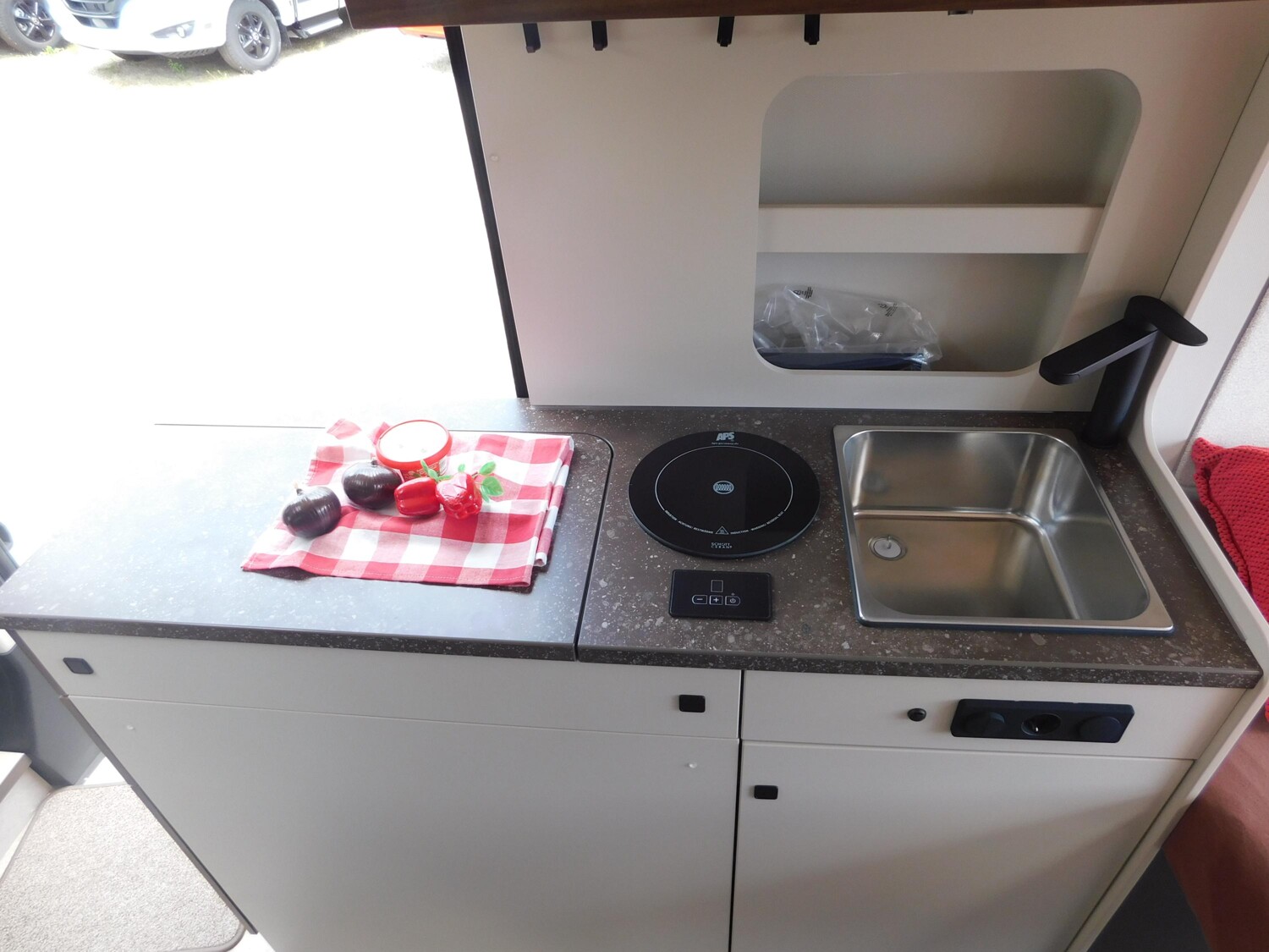 Bürstner Papillon PC 6.0 Automatik, Winter+Küchenpaket - Bild 10