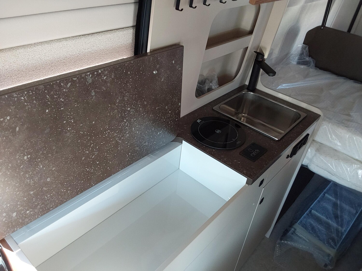 Bürstner Papillon PC 6.0 Schlafdach, Dieselh., Gasfrei ! - Bild 6
