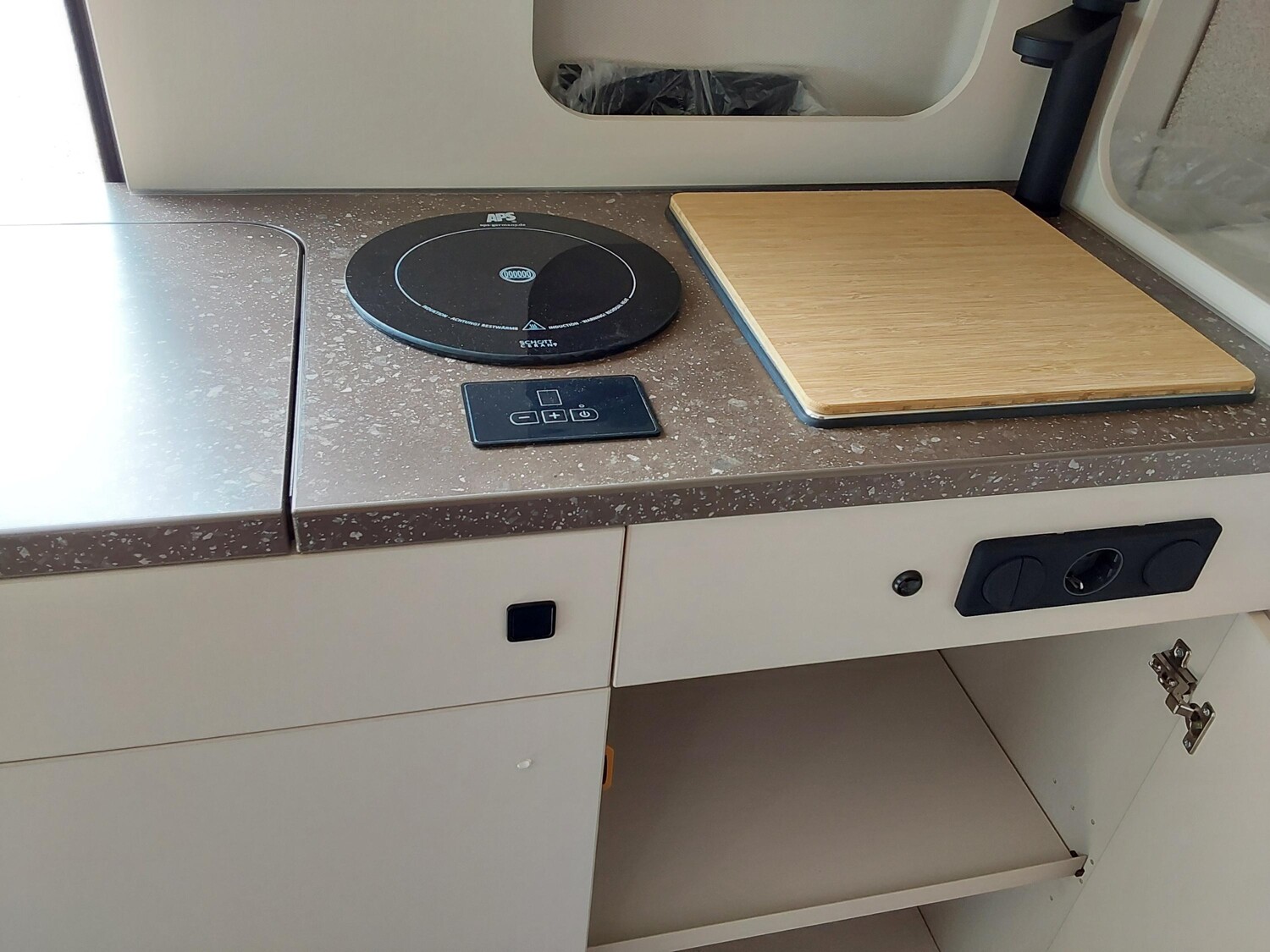 Bürstner Papillon PC 6.0 Autom., Klappdach, full LED - Bild 15