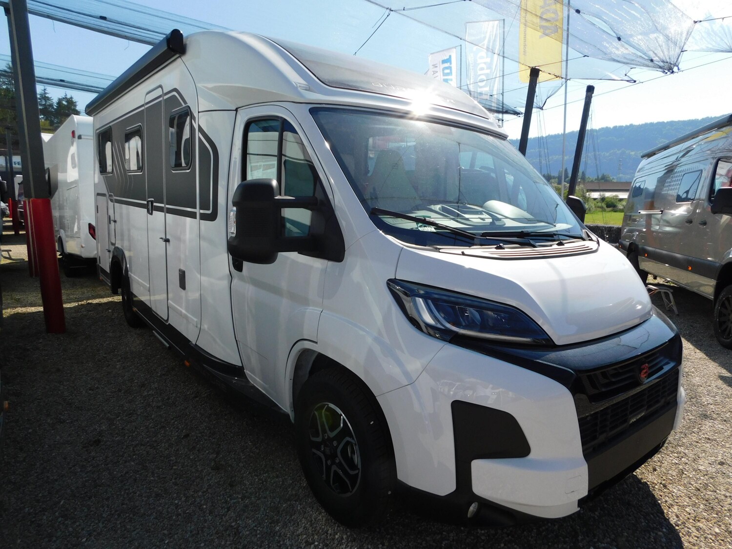Bürstner Signature SFT 7.0 Festtank-Toilette+Combi6E+Navi - Bild 2