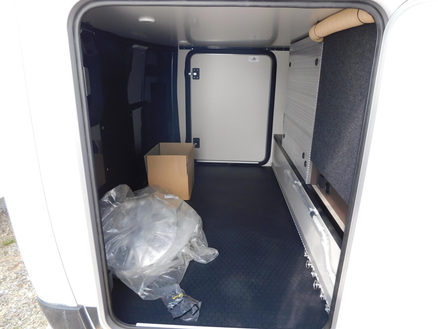 Bürstner Signature SFT 7.0 Festtank-Toilette+Combi6E+Navi - Bild 5