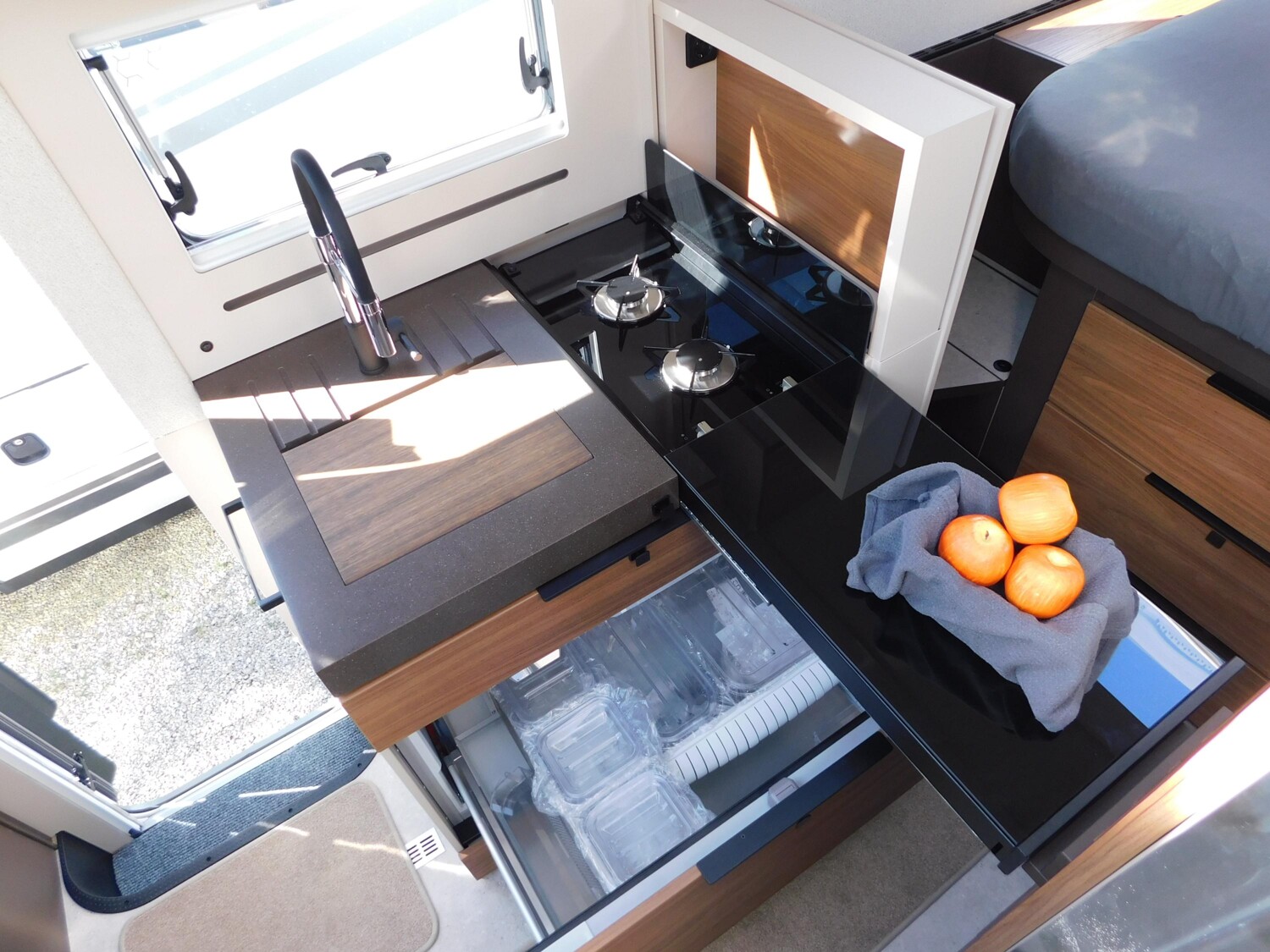 Bürstner Signature SFT 7.4 Navi+Kamera+L-Sitzbank+Markise - Bild 14