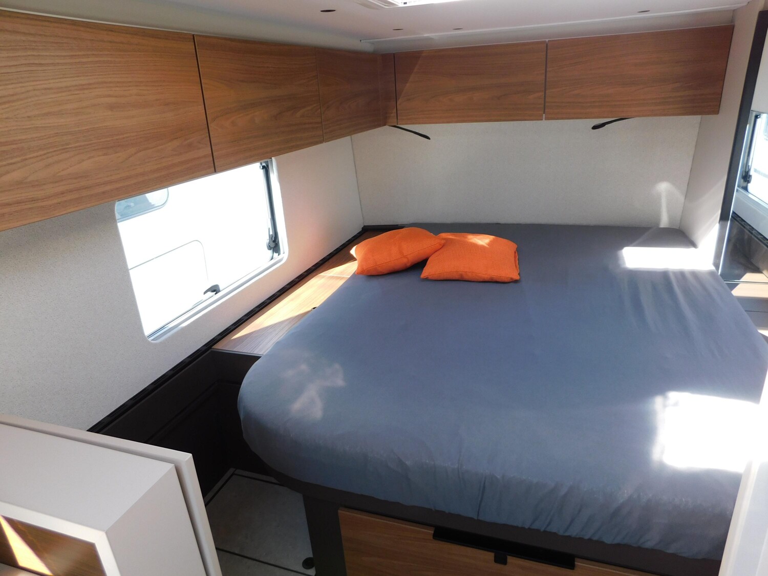 Bürstner Signature SFT 7.4 Navi+Kamera+L-Sitzbank+Markise - Bild 17