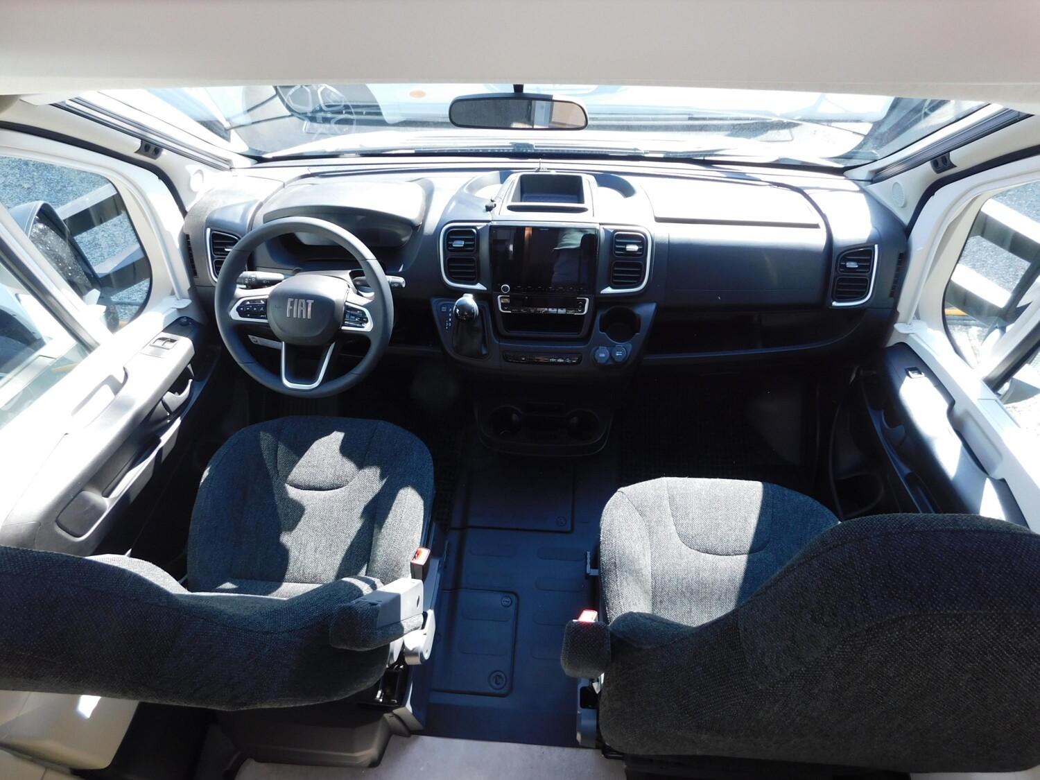 Bürstner Signature SFT 7.4 Navi+Kamera+L-Sitzbank+Markise - Bild 5