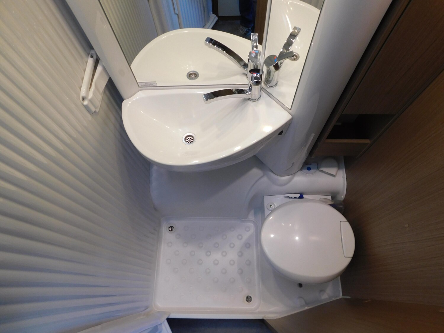 Carado Europa V 337 Hubstützen+Solar+Lithium+SAT+TV - Bild 16