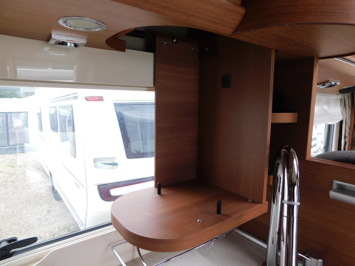 Carthago chic c-line I 6.2 XL QB E+P Stützen, Luftfeder - Carthago Reisemobil 2020 - Bild 11 Carthago chic c-line I 6.2 XL QB E+P Stützen, Luftfeder - Bild 11