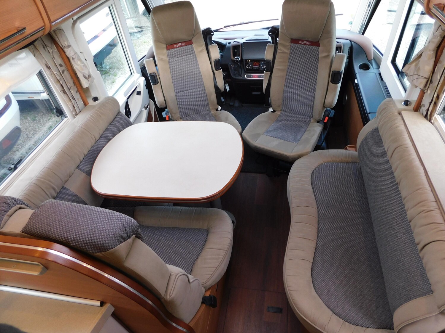 Carthago chic c-line I 6.2 XL QB E+P Stützen, Luftfeder - Carthago Reisemobil 2020 - Bild 12 Carthago chic c-line I 6.2 XL QB E+P Stützen, Luftfeder - Bild 12