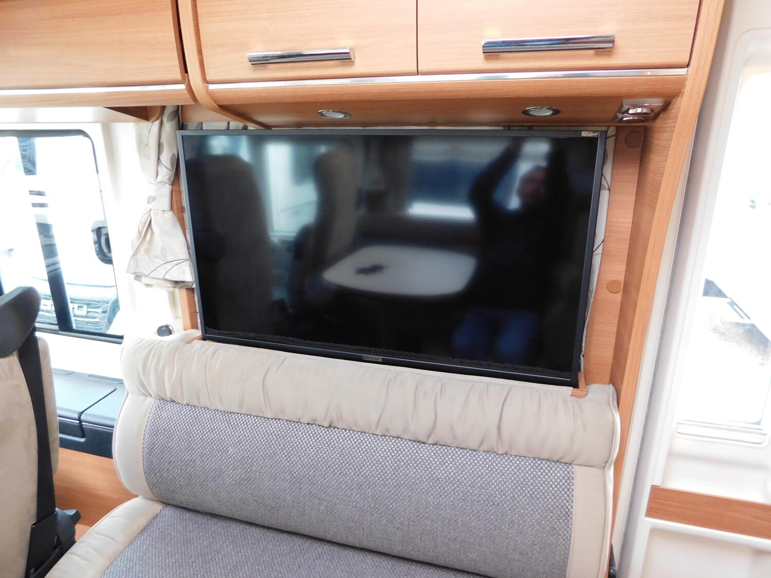 Carthago chic c-line I 6.2 XL QB E+P Stützen, Luftfeder - Carthago Reisemobil 2020 - Bild 20 Carthago chic c-line I 6.2 XL QB E+P Stützen, Luftfeder - Bild 20