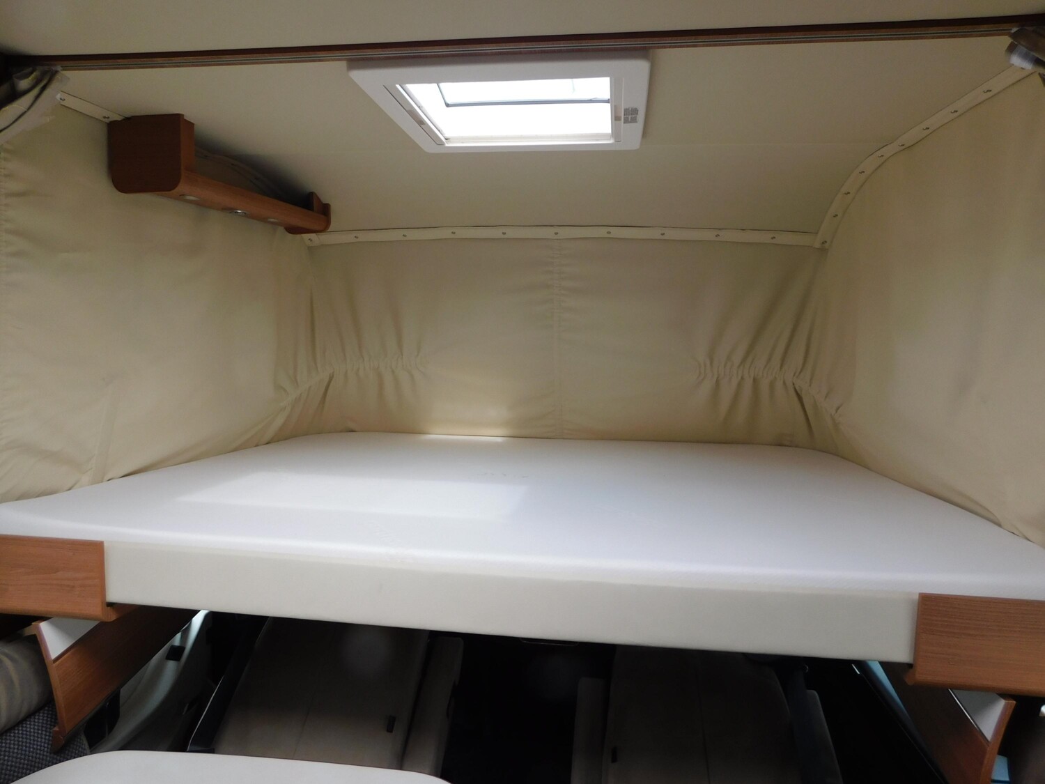 Carthago chic c-line I 6.2 XL QB E+P Stützen, Luftfeder - Carthago Reisemobil 2020 - Bild 21 Carthago chic c-line I 6.2 XL QB E+P Stützen, Luftfeder - Bild 21