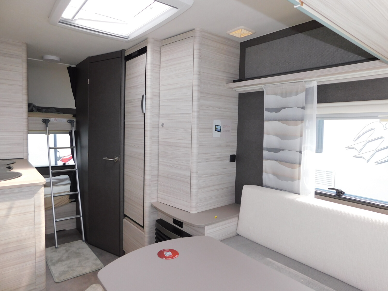 Dethleffs c-joy 410 LK Dynamik+Touring-Pkt, 1360Kg Auflast - Bild 9