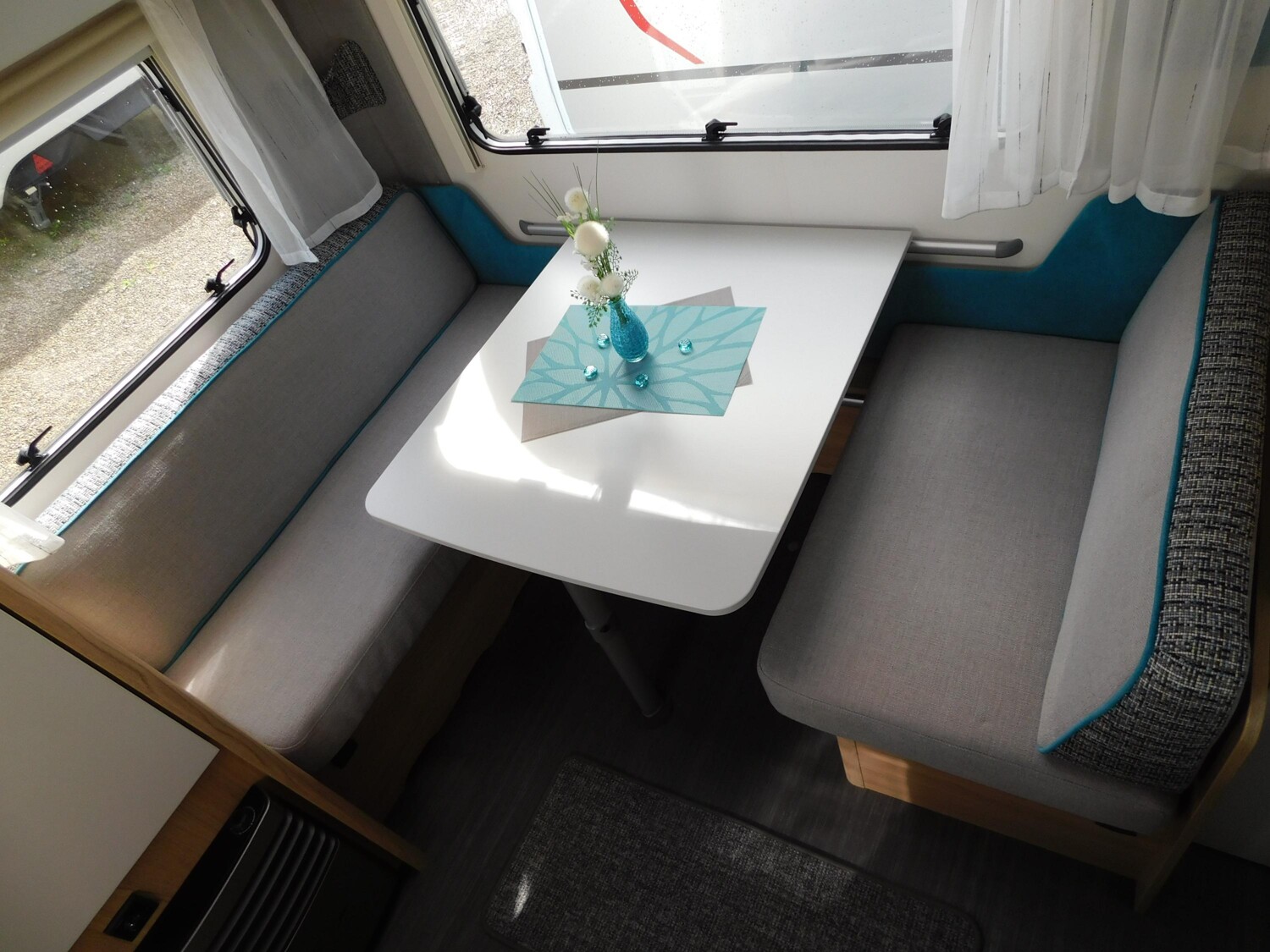 Dethleffs Aero 410 QS Duschpaket, Stauklappe links, 1700Kg - Dethleffs Caravan 2024 - Bild 8 Dethleffs Aero 410 QS Duschpaket, Stauklappe links, 1700Kg - Bild 8