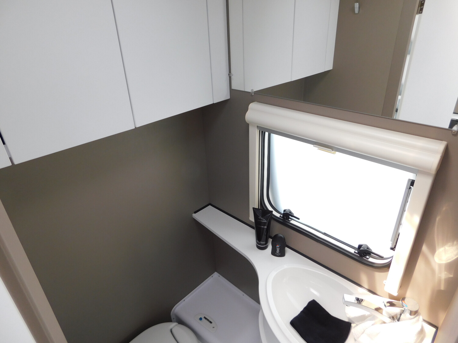 Dethleffs c-go 415 QL Bugfenster, 650 Kg Zuladung ! - Bild 18