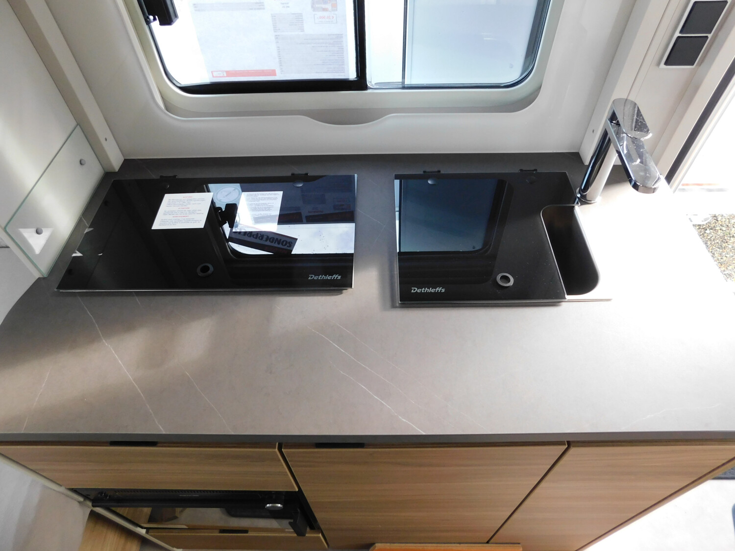 Dethleffs Nomad 460 EL Backofen, ATC, Duo-Control - Bild 11
