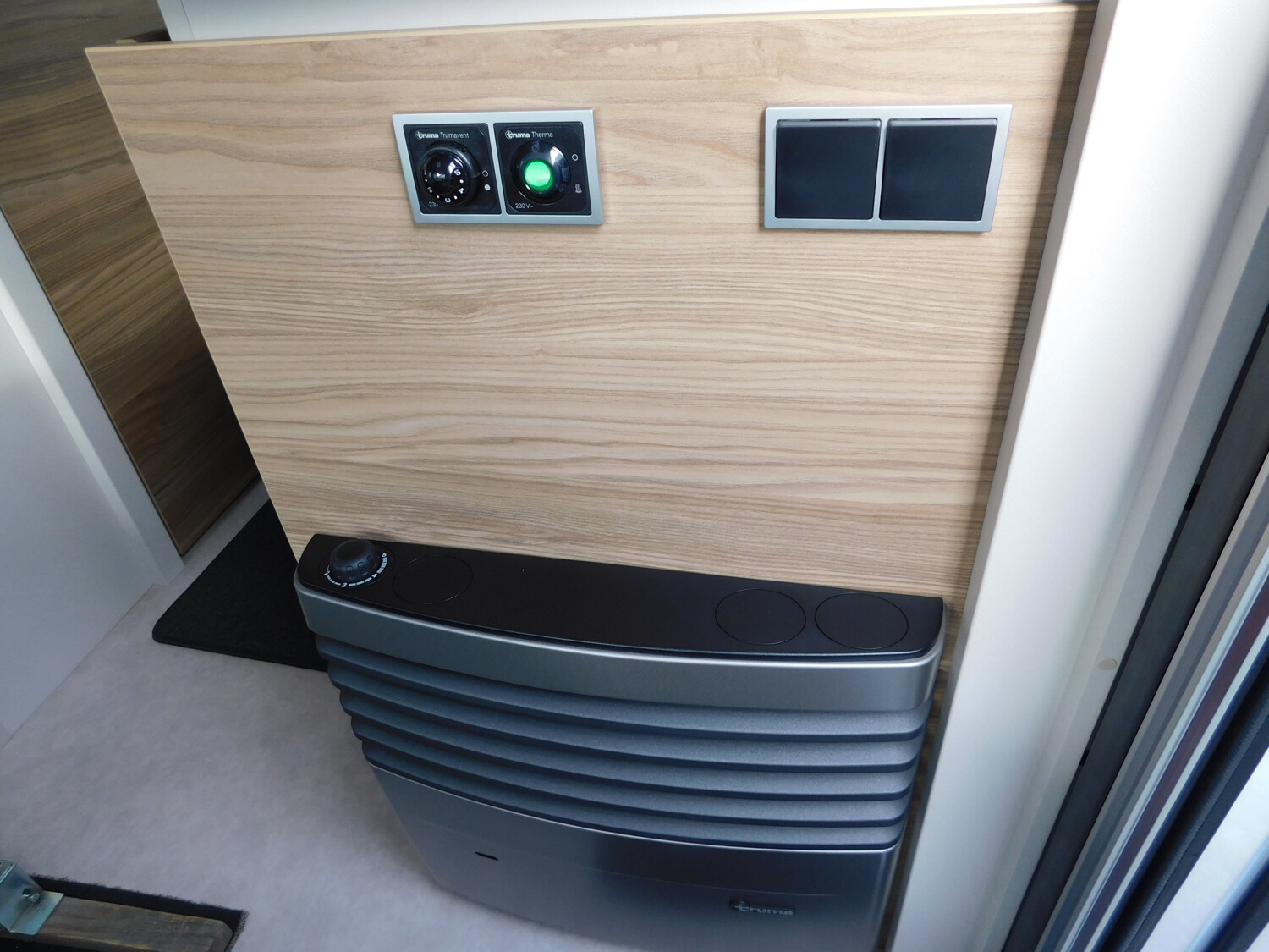 Dethleffs Nomad 460 EL Backofen, ATC, Duo-Control - Bild 17