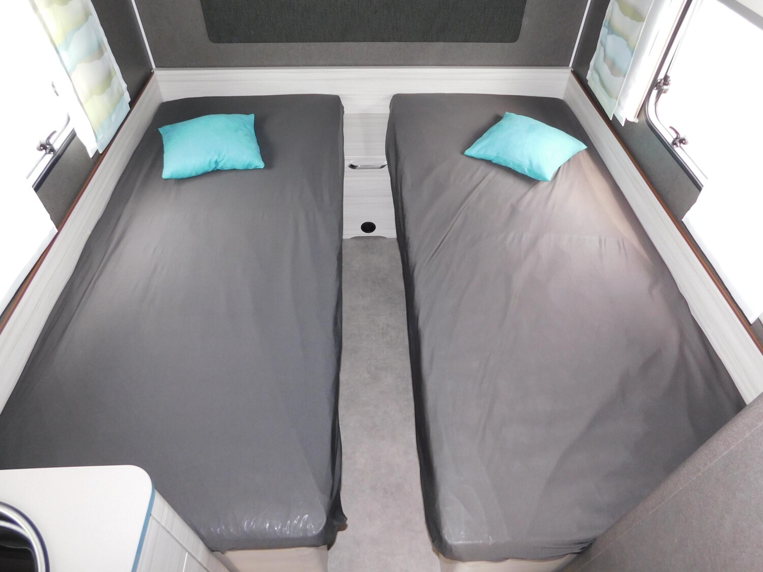 Dethleffs c-joy 460 LE zus. Stauklappe, Toilettenfenster - Bild 12