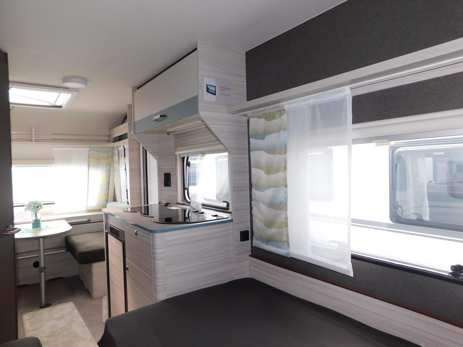 Dethleffs c-joy 460 LE zus. Stauklappe, Toilettenfenster - Bild 7
