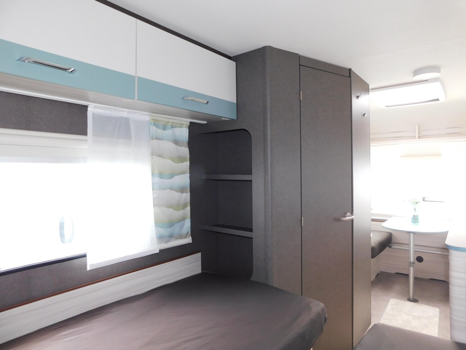 Dethleffs c-joy 460 LE zus. Stauklappe, Toilettenfenster - Bild 8