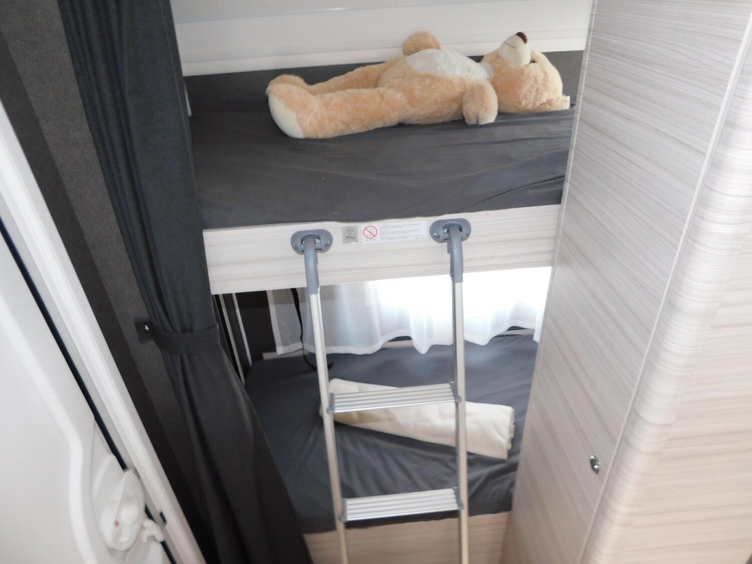 Dethleffs c-joy 480 QLK Bugfenster + Toilettenfenster - Bild 14