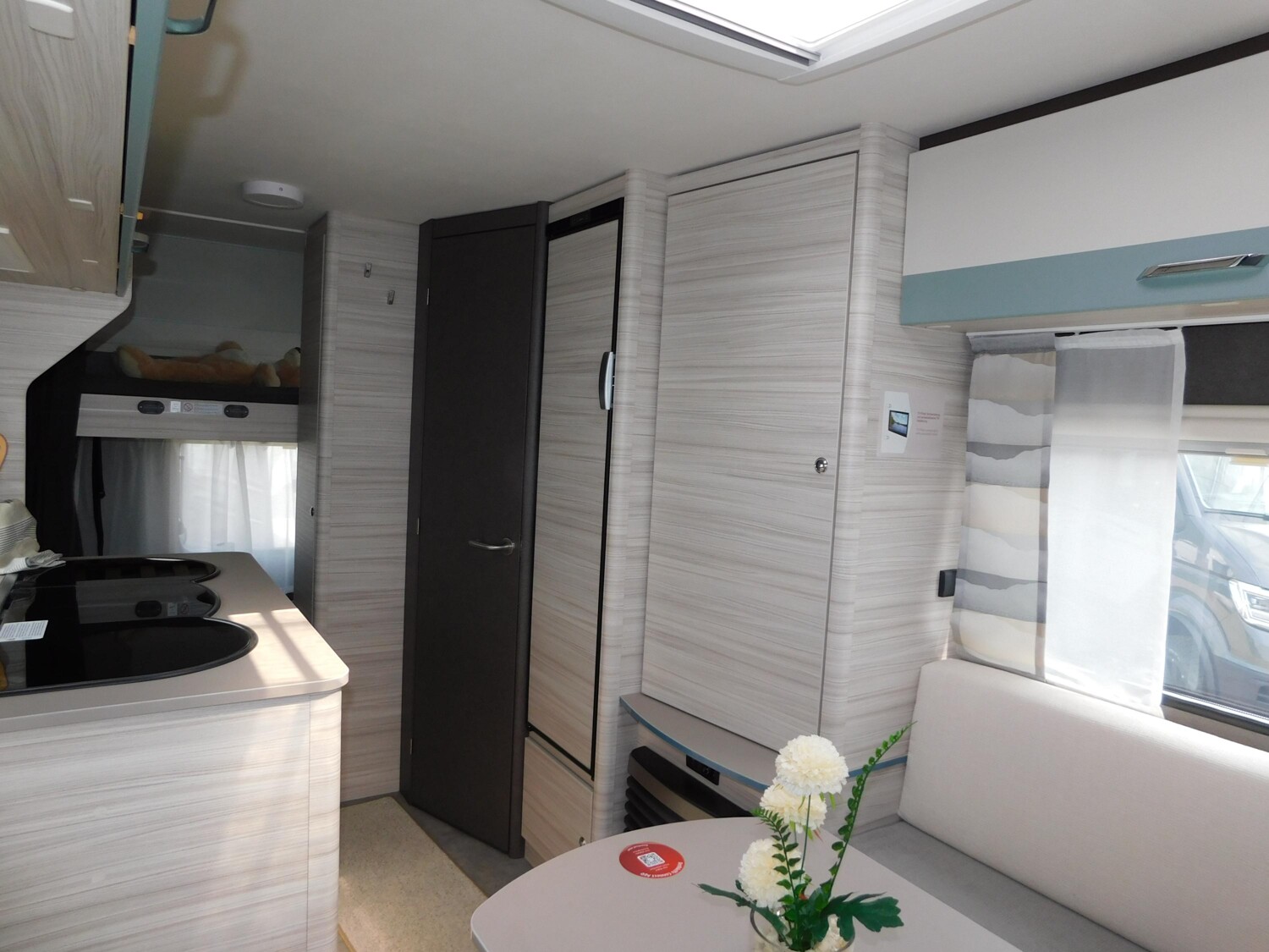 Dethleffs c-joy 480 QLK Bugfenster + Toilettenfenster - Bild 9