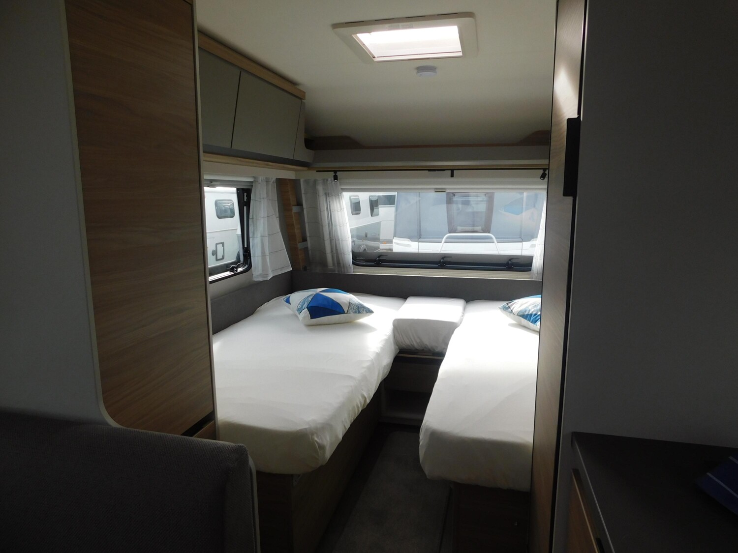 Dethleffs Nomad 490 EST ATC+Duo-Control+Bugfenster+1800g - Bild 14