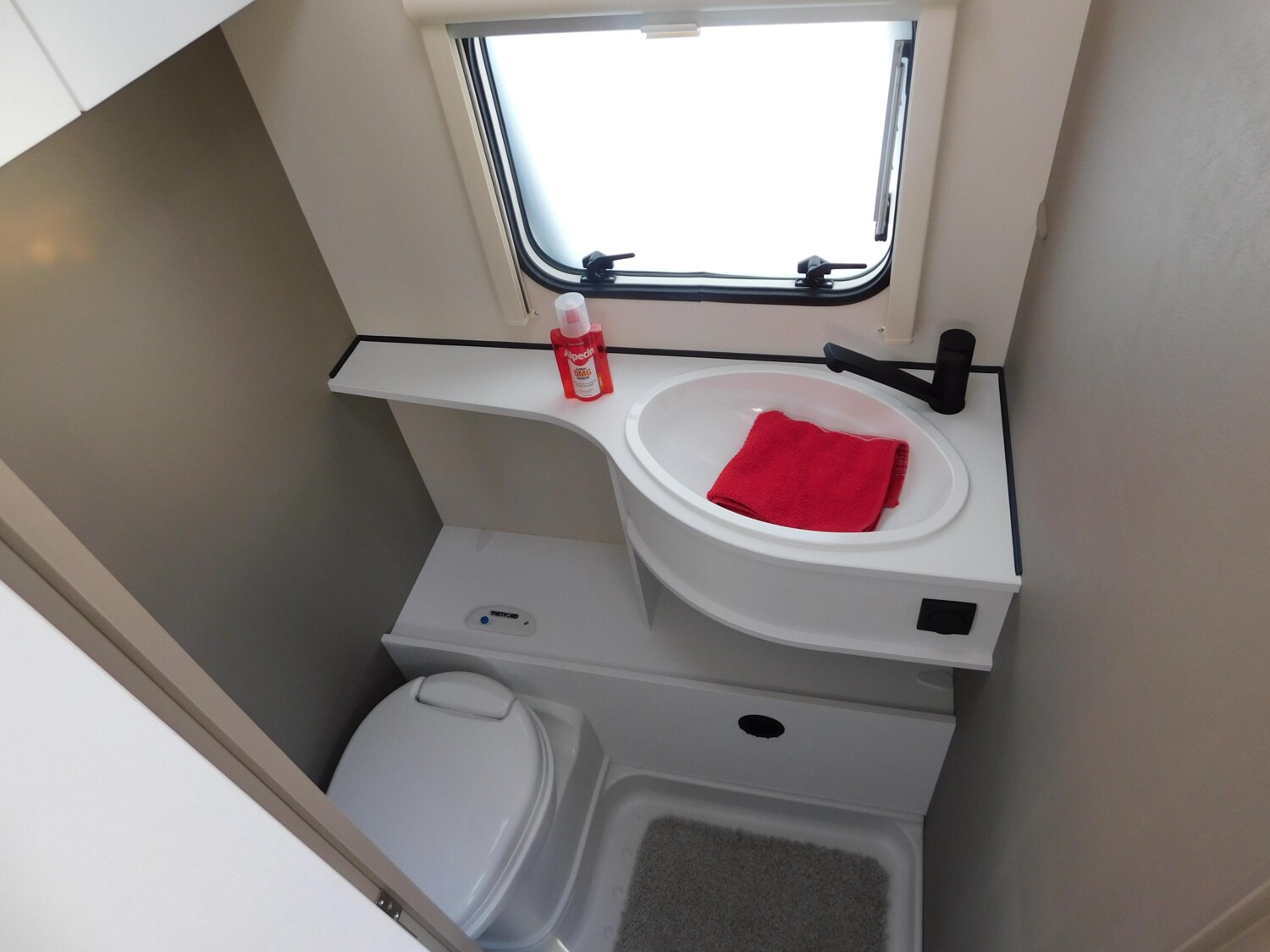 Dethleffs c-go Active 495 QSK Safety-Paket + Bugfenster - Bild 11