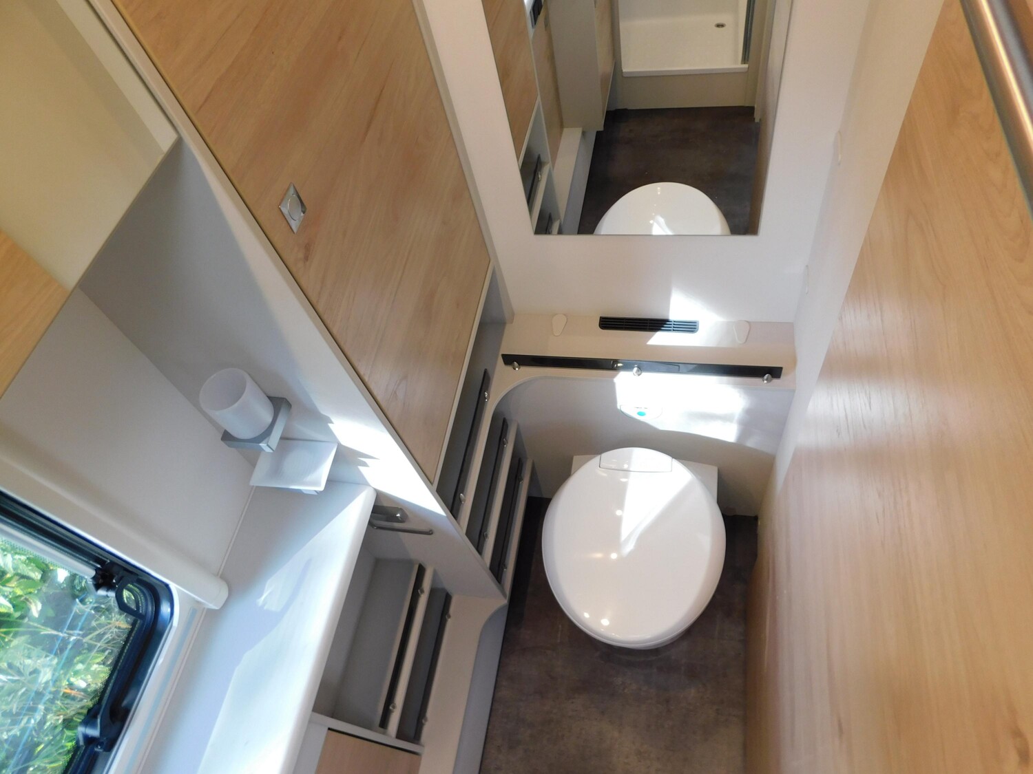 Dethleffs Nomad 520 ELT Mover, Klima, Autark, Combi 6E - Bild 11