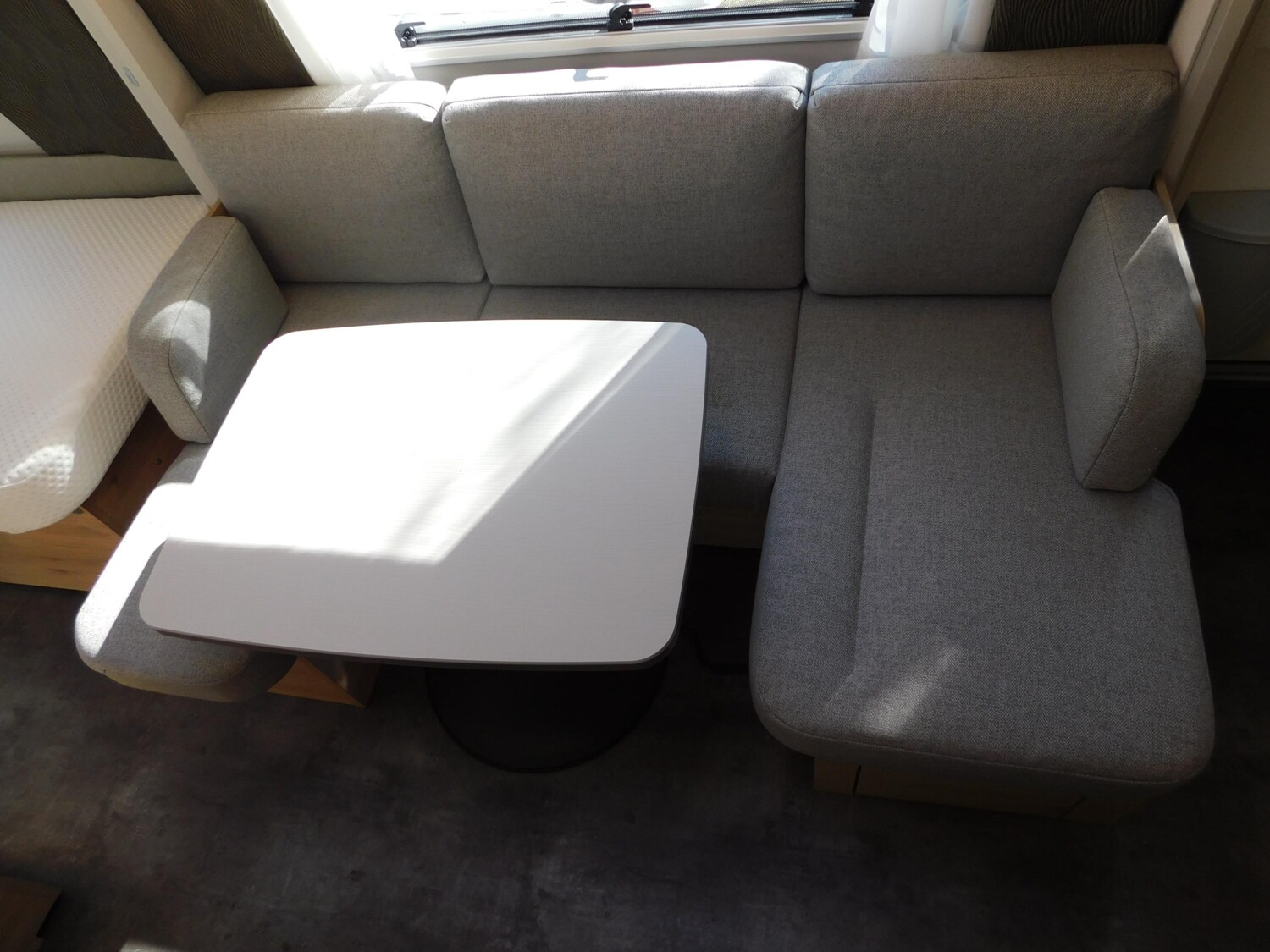 Dethleffs Nomad 520 ELT Mover, Klima, Autark, Combi 6E - Bild 12