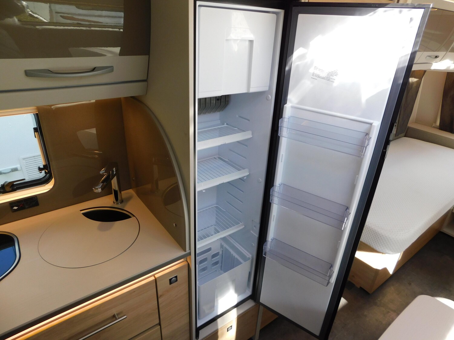 Dethleffs Nomad 520 ELT Mover, Klima, Autark, Combi 6E - Bild 15